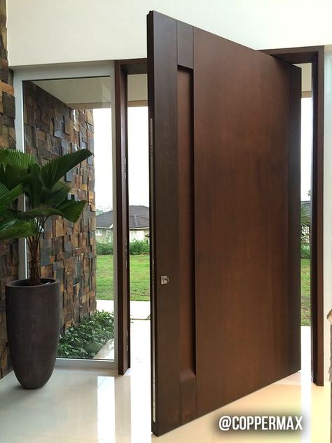 40 Creative Ideas That Will Help You To Choose The Right Wooden Front Door Modern Entrance Door, Modern Front Door, Casa Country, Wooden Front Doors, Entrance Door Design, Front Door Entrance, Door Design Modern, Main Door Design, Front Door Design