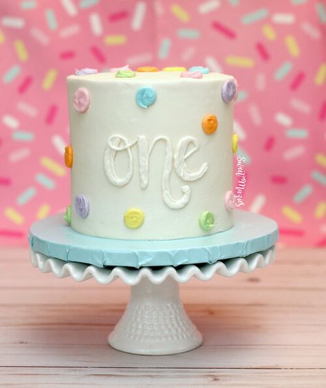 Simple One Year Birthday Cake, First Fiesta Cake Smash, Minimalist Smash Cake, Sweet One Smash Cake Girl, Baby Smash Cake Ideas, One Year Old Cake Ideas, Cake For One Year Old Girl, 1birthday Cake Boy, Smash Cake 2nd Birthday