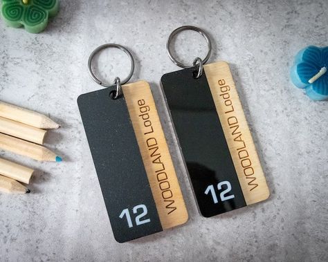 DrayaDecor - Etsy Czech Republic Hotel Keychain Ideas, Hotel Keychain Design, Wood Laser Ideas, Keychain Craft, White Toner, Unique Keychains, Key Holders, Guest Experience, Keychain Design