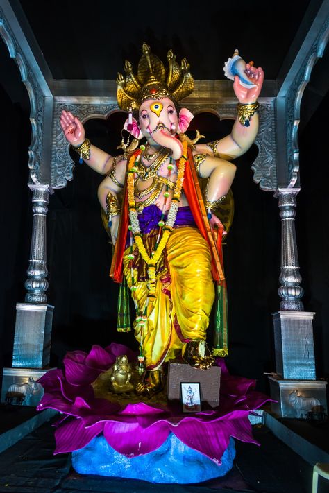 Mumbai Ganpati Photography, Devi Durga Full Hd 4k, Ganpati Decoration Images, Ganpati Photography, Mumbai Ganpati, Ganesha Sketch, Ganpati Bappa Wallpapers, Chevron Wall Art, Decent Wallpapers