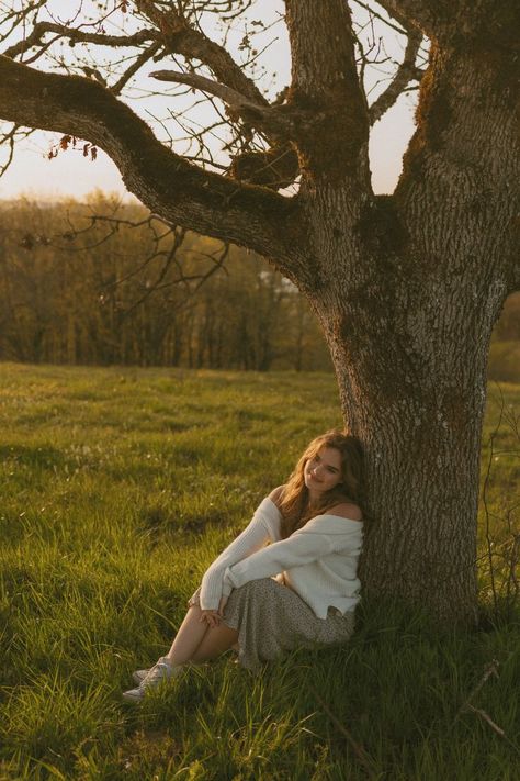 Senior Photos Fall Ideas, Outdoor Photoshoot Ideas Plus Size, Senior Pictures Outdoors Nature, Desi Senior Pictures, Mid Day Photoshoot, Spiritual Senior Pictures, Senior Picture Ideas In Forest, Senior Picture Ideas Female, Photoshoot Ideas Outside Fall