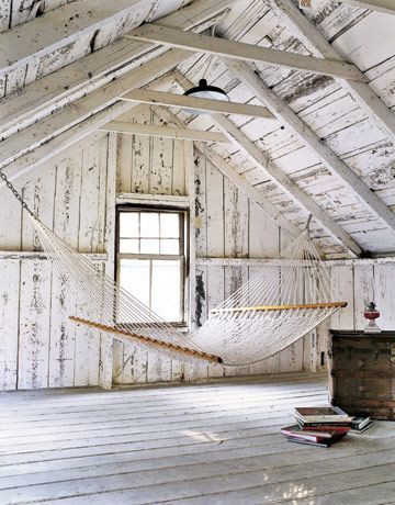 Hammock Inspiration Barn Loft, Scandinavia Design, Attic Space, Attic Design, Attic Renovation, Attic Spaces, Attic Remodel, Attic Bedroom, Attic Rooms