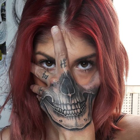 Hand Tattoos For Women Skull Face, Skeleton Mouth Hand Tattoo, Skull Mouth Hand Tattoo, Skull Hand Tattoo For Women, Mouth Hand Tattoo, Bone Hand Tattoo, Tiger Hand Tattoo, Japanese Hand Tattoos, Hand Tattoo Ideas