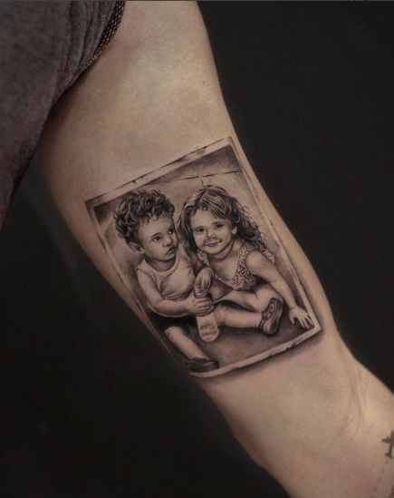 Potrait Tattoo, Family Tattoo Ideas, Portrait Tattoos, Gangsta Tattoos, Family Tattoo, Strength Tattoo, Dad Tattoos, Tattoo Design Ideas, Memorial Tattoos