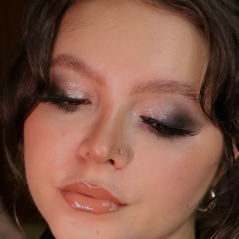 Grungy smokey eye with silver wet glitter Wet Eye Look, Smokey Eye With Silver, Grunge Smokey Eye, Prom Makeup Lips, Glitter Smokey Eye Makeup, Grungy Makeup, Sea Hag, Silver Smokey Eye, Silver Eyeliner