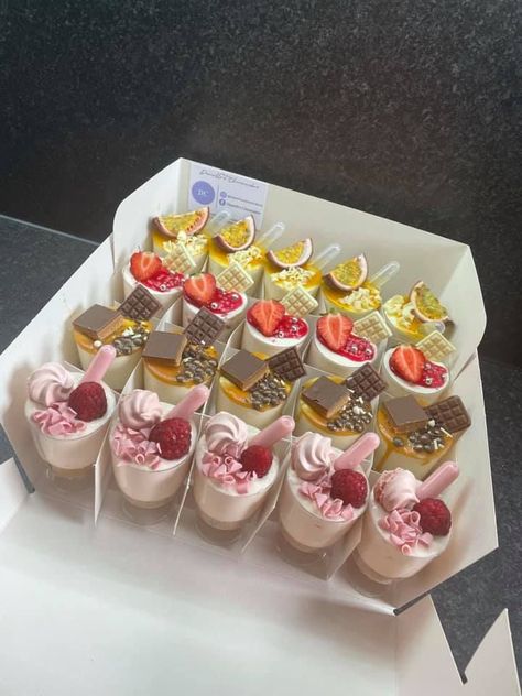 Cheesecake shooters Mini Cake Shooters, Mini Cheesecake Cups Wedding, Party Cheesecake Cups, Cake Pop Shooters, Cheesecake Shots Mini Desserts, Cake Shooters Shot Glass Desserts, Mini Shooter Desserts, Cake In Glass Cup, Cheesecake Shooters No Bake