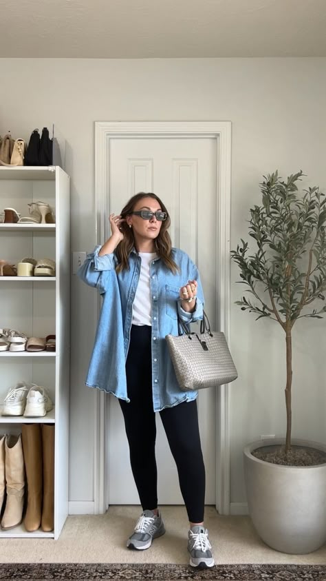 Legging And Oversized Shirt, Oversized Denim Shacket Outfit, Leggings With Denim Shirt, Denim Shaket Jacket Outfit, Jean Shacket Outfit Women, Denim Shirt Jacket Outfit, Oversized Jean Shirt Outfits, Denim Shacket Outfit Women, Denim Shirt Outfit Spring