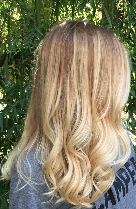 Blonde Balayage with lightened ends Lightened Hair Blonde, Lightened Blonde Hair, Blonde Hairlights, Blonde Lowlights, Blonde Ends, Balayage Blond, Brown Ombre Hair, Blond Balayage, Balayage Blonde