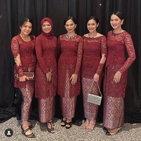 Kebaya Brokat Bridesmaid, Kebaya Bridesmaid Modern, Bridesmaid Songket, Dress Songket, Bridesmaid Kebaya, Renda Kebaya, Kebaya Bridesmaid, Kebaya Lace, Kebaya Wedding