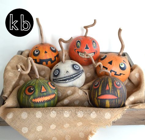 Pumpkin Painting Ideas Fall, Prim Pumpkins, Painting Ideas Fall, Halloween Primitives, Halloween Gourds, Vintage Halloween Images, Easter Home Decor, Pumpkin Painting Ideas, Halloween Folk Art