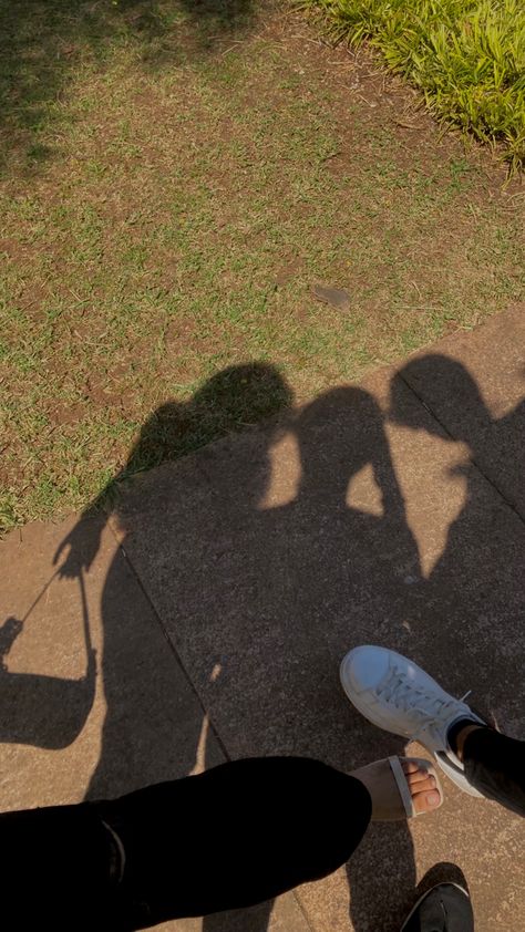 Aesthetic shadow pics Fake Day Out Snaps, Day Out Snap, Badminton Girl Aesthetic, Badminton Girl, Indie Photography, Girls On Bike, Best Friend Photoshoot, Selfie Poses Instagram, Cute Instagram Pictures