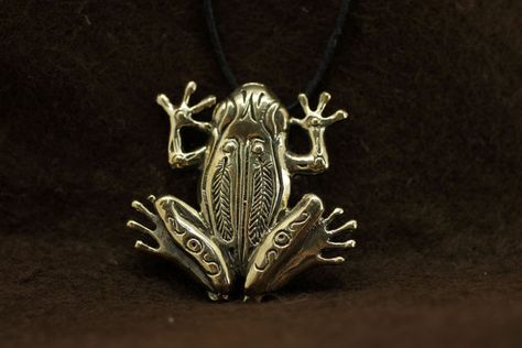 BLACK FRIDAY and CYBER MONDAY - 10% discount! Bronze #frog pendant 3 sm (1.2 inch) in height, bronze. Comes with the waxed cord.  All #jewelry in my shop: https://www.etsy.co... #pendant #necklace #fantasy #unisex #totem #bronze #animal #toad ➡️ http://jto.li/UTw2R Wire Wrapped Frog, Bronze Intricate Pendant Jewelry, Golden Frog, Air Plain, Frog Pendant, Brass Frog, Frog Necklace, Totem Animal, Frog Pins