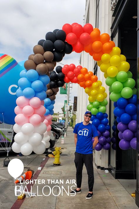 Pride Balloon Arch, Pride Balloons, Pride Float, Parade Float Diy, Balloon Pillars, Rainbow Balloon Arch, Floating Decorations, Balloon Arches, Parade Float