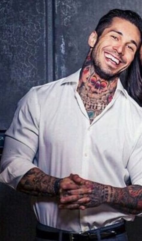 Alex Minsky Alex Minsky, Tattoed Guys, Shirtless Men, New Wardrobe, Boyfriend Material, Sleeve Tattoos, Eye Candy, Men's Fashion, Candy