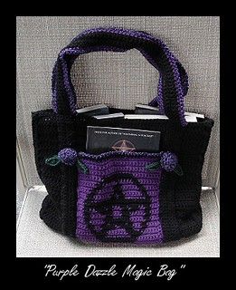 Witchy Crochet, Crochet Pour Halloween, Magic Bag, Mode Crochet, Crochet Design Pattern, Crochet Fashion Patterns, Crochet Bags Purses, Halloween Crochet, Crochet Diy