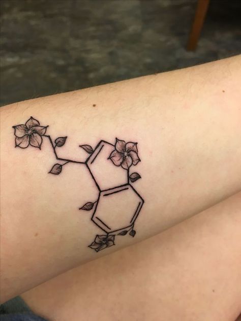 Serotonin Tattoo, Health Tattoo, Health Symbol, Symbol Tattoo, Geniale Tattoos, Disney Tattoo, Tattoo Life, Little Tattoos, Trendy Tattoos