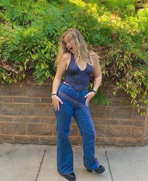 best pants ever 🌈 #summeroutfit #summeroutfitdrawing #summeroutfitideas #summeroutfits #summeroutfits2024 #summeroutfitsforcollegegirl #summeroutfitswomen Going Out Outfits Spring, Summer Outfits Teen, Outfit Pics, Outfits College, Best Pants, Out Outfits, Hippie Aesthetic, Aesthetic Ootd, Free Aesthetic