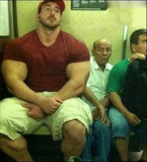 30 Images That Are The Epitome Of WTF - Wtf Gallery Bodybuilding Memes, Bodybuilding Humor, Funny Poses, Draw The Squad, People Poses, Weird Images, Body Reference Poses, Love Fitness, Body Builder