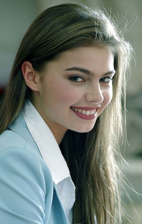 Alina KABAEVA (RUS) Alina Kabaeva, Jade Pettyjohn, Creepy Faces, Aesthetic 2000s, Popular People, Actor Picture, Classy Chic, 인물 사진, Pretty Woman