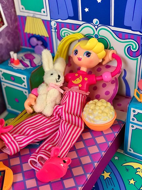 Betty Spaghetti doll in her pajamas and in bed Betty Spaghetti, Betty Spaghetty, Cookbook Design, Dreamworks Trolls, 2000s Nostalgia, Nostalgic Toys, Dream Doll, Toys Photography, Old Toys