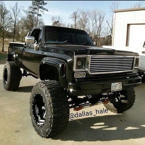 Chevy Box Truck, Black Square Body Chevy, Square Body Chevy Lowered, Square Body Chevy Diesel, 1978 Square Body Chevy, Blacked Out Lifted Chevy Silverado, Trucks Lifted Diesel, Mud Trucks, Custom Pickup Trucks