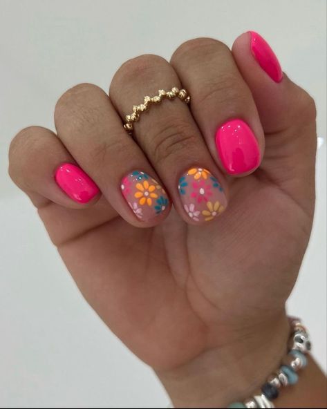 Biab Nail Design Spring, Summer Biab Nails 2023, Summer Gel Nails Ideas Short 2023, Short Acrylic Nails Summer 2023, Dip Summer Nails 2023, Summer Biab Nails Short, Summer Painted Nails, Trendy Summer Dip Nails, Spring Gel Manicure Ideas