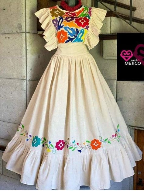 Mexican Dresses Modern, Mexican Theme Dresses, Mexican Fancy Dress, Outfit Mexicano, Mexican Quinceanera Dresses, Traditional Mexican Dress, Navratri Dress, 32 Birthday, Mexican Fashion