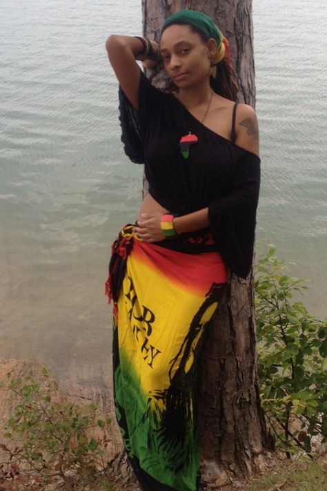 Rasta Women Outfits, Jamaican Fashion Outfits, Jamaican Aesthetic Outfit, Jamaican Culture Day Outfit, Bob Marley Inspired Outfits, Rasta Woman Fashion, Bob Marley Outfits, Rasta Outfit Women, Jamaican Outfits For Women