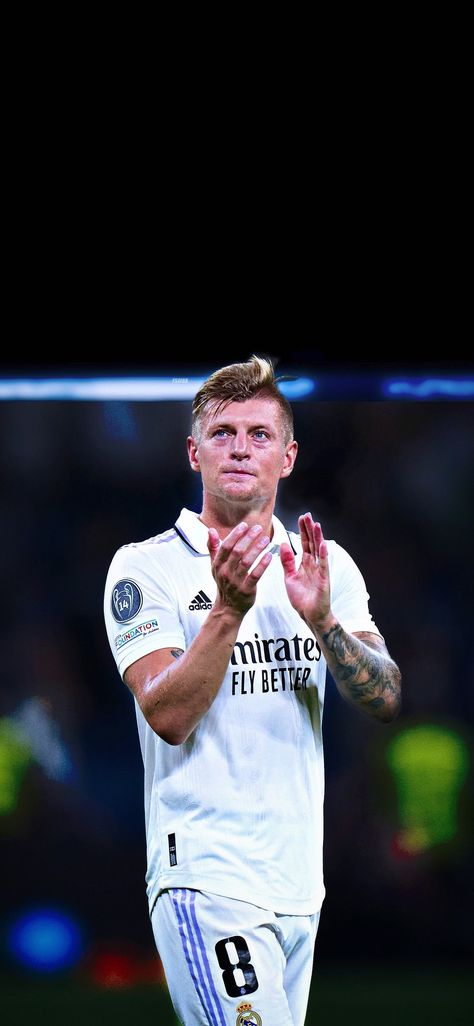 Real Madrid’s Toni Kroos in action against Shakhtar Donetsk in Champions League Toni Kroos Wallpapers 4k, Toni Kroos Wallpapers, Kroos Wallpapers, Toni Kroos Real Madrid, Toni Kross, Arsenal Fc Logo, Mbappe Real Madrid, Real Madrid Pictures, Handsome Football Players