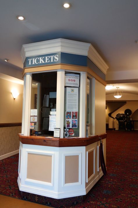 Bloxburg Ticket Booth, Bloxburg Theatre, Theatre Ticket Booth, Theater Ticket, Theatre Ideas, Cinema Design, Ticket Booth, Cinema Ticket, Theater Tickets