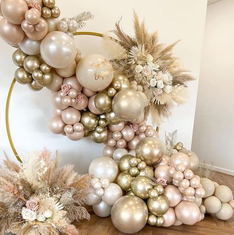 Balloonabelle on Instagram: "✨🥂 BALLOON COUTURE!🥂✨ Opulent luxury memorable displays is our mantra! @balloonabelle_ ✨ We put our heart and soul in every event to make them exclusive to you. When you book with us, your not just getting balloons, you are getting a unique piece of art that’s an instant talking point at the event,as well as amazing photos to look back fondly on as memories. ✨ Our weekends book up extremely fast so please enquire ahead to avoid disappointment- please also allow Luxury Balloons, Wedding Decor Aesthetic, Debut Theme, Decoration Ideas Wedding, Decorations On A Budget, Baby Loading, Balloon Tree, First Communion Decorations, Balloon Designs