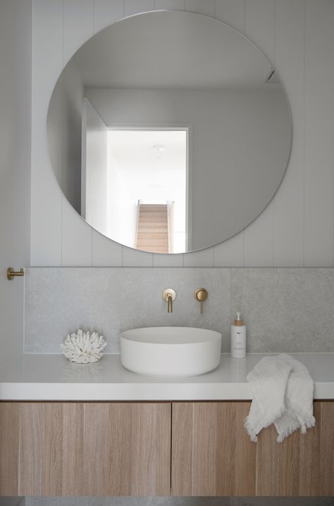 Makeup Mirror Aesthetic, Aesthetic Sink, Coastal Powder Room, Bathroom Design Plans, Round Makeup, Color Schemes Design, Mirror Aesthetic, Bathroom Layouts, Large Round Mirror