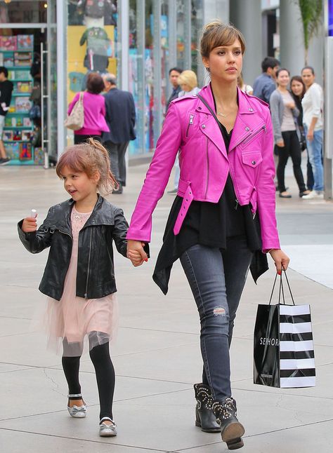 We are OBSESSED with this gorgeous leather jacket seen on Jessica Alba! Jessica Alba Style Winter, New Mom Outfits, Fifth Birthday, Jessica Alba Style, Pink Leather Jacket, Popsugar Fashion, Leather Jacket Outfits, Style Looks, Celebrity Street Style