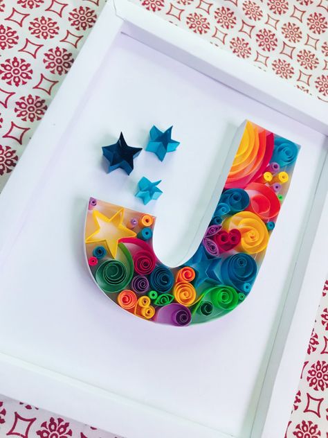 Paper craft / quilling / letter J Letter Paper Quilling, Paper Quilling Letters, Paper Flower Frame, Quilled Letters, Quilling Instructions, Quilling Letters, Print Lettering, Quilling Pattern, Paper Quilling For Beginners