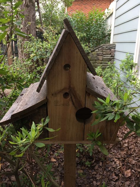 Cool Bird Houses, Rustic Birdhouses, Birdhouses Rustic, Unique Bird Houses, Craft Wood, Got Wood, Wooden Projects, Wood Craft, Easy Money