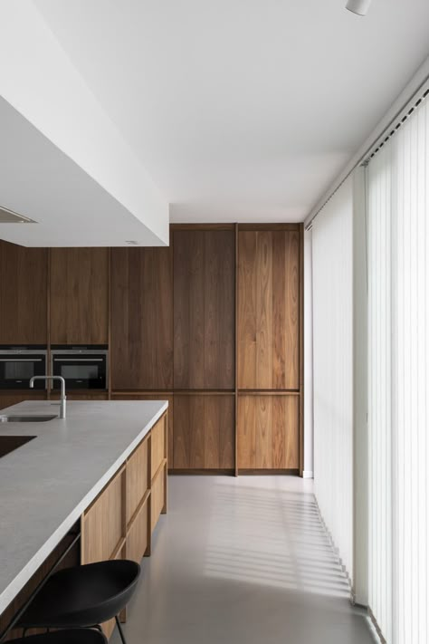 Modern Kitchen Design Trends, Dark Wood Kitchen, Kitchen New York, Walnut Kitchen, Big Kitchen, 아파트 인테리어, Kitchen Design Trends, Kitchen Room Design, Wooden Cabinets