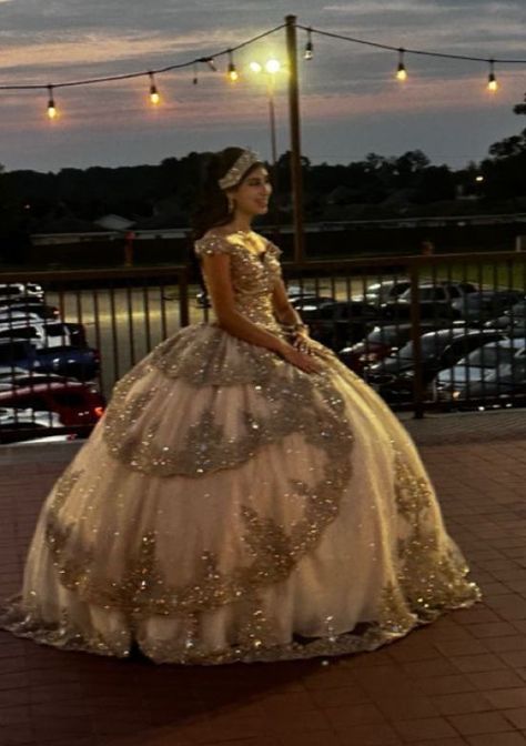 Damas And Chambelanes Outfits, Quince Surprise Dance Outfits, Chambelanes Outfits, Quince Court, Surprise Dance Outfits, Quinceanera Dances, Surprise Dance, Prom Wedding, Dance Outfits