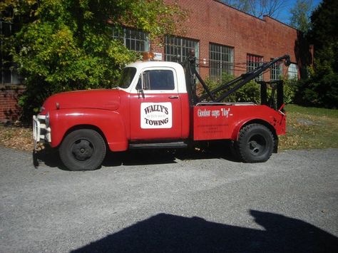 Naperville, IL towing - http://www.napervilleclassictowing.com Bedford Truck, Vintage Chevy, Towing Service, Rat Rods Truck, Classic Cars Trucks Hot Rods, Market Stall, Hot Rod Trucks, Roadside Assistance, Tractor Trailers