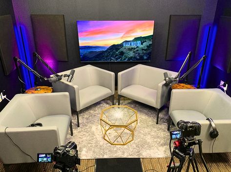 Content Room Ideas, Podcast Setup Ideas, Estudio Podcast, Podcast Decor, Podcast Studio Ideas, Podcast Studio Design, Content Room, Studio Room Design, Interview Rooms