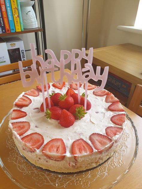 A keto-friendly, birthday strawberry cheesecake Birthday Strawberry Cheesecake, Bday Cheesecake, Cheesecake Birthday, Birthday Cheesecake Decoration, 21st Birthday Cheesecake, Strawberry Cheesecake Birthday Cake, Pink Birthday Cake Strawberry, Strawberry Cheesecake Birthday, Decorated Cheesecake Birthday