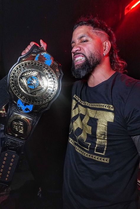 Jey Uso Intercontinental Champion, Jey Uso Wallpaper, Best Wwe Wrestlers, Usos Wwe, Terror Twins, Wwe Funny, Raw Wwe, Polynesian Men, Wwe Pictures