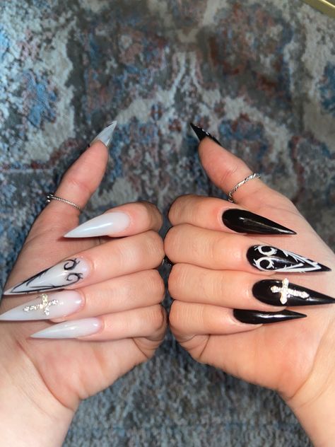 Acrylic nails Gothic Nail Ideas Acrylic, Dark Aesthetic Nails Acrylic, Initial Nails Stiletto, Black Stelito Nails, Sharp Nails Aesthetic, Stiletto Nails Aesthetic, Nails Moon Stars, Stiletto Nails Y2k, Gothic Stiletto Nails