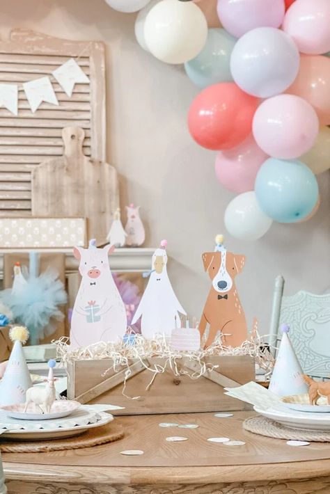 Girly Farm Birthday Party, Birthday Theme Ideas For Kids, Party Animals Birthday Theme, Farmyard Birthday Party, 2nd Birthday Theme Ideas, Party Animal Birthday Theme, Two Year Old Birthday Party, 2nd Birthday Theme, Farm Animal Birthday Party