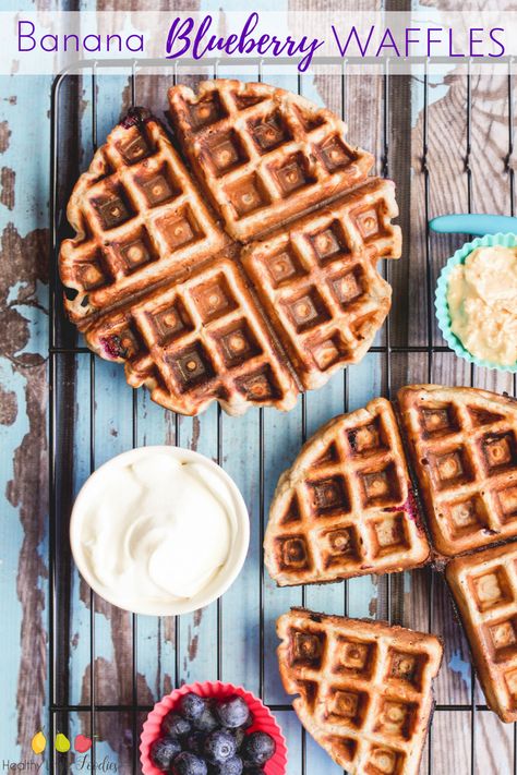 Finger Foods For Toddlers, Blw Breakfast, Blueberry Waffles Recipe, Foods For Toddlers, Waffle Recipe Healthy, Recipes For Toddlers, Recipes For Babies, Blw Recipes, Baby Breakfast