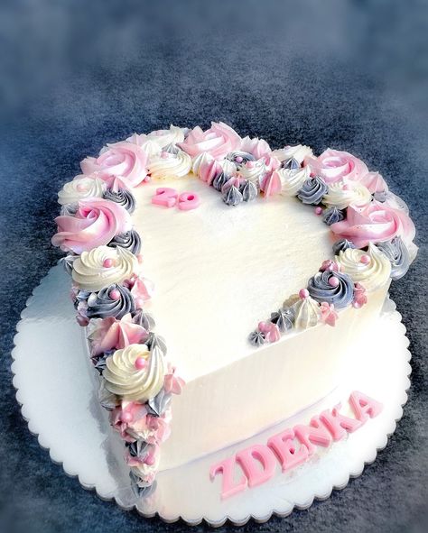 Love Heart Cakes, Heart Shape Cake Designs For Birthday, Heart Cakes Ideas, Heart Cake Designs Birthday, Heart Shaped Cake Ideas, Heart Shape Cake Designs, Heart Shaped Cakes Birthday, Cute Heart Cake, Heart Shaped Birthday Cake