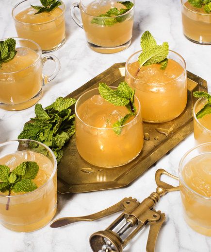 Minty Moscow Mule Punch | RealSimple.com Moscow Mule Punch, Big Batch Cocktails, Classic Vodka Cocktails, Festive Cocktail Recipes, Batch Cocktails, Punch Recipe, Fruity Cocktails, Festive Cocktails, Punch Recipes