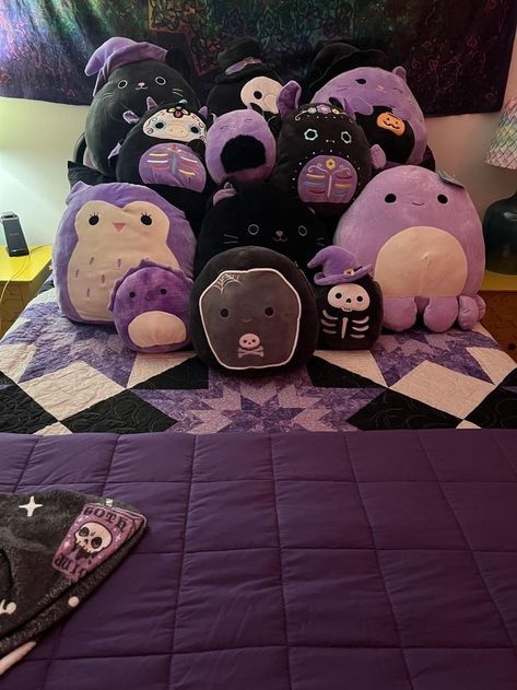 Stuffed Animal Bedroom, Creepy Stuffed Animals, Cute Squishies, Goth Home Decor, Or Questions, A Safe Place, Cute Bedroom Decor, Cute Room Ideas, Dream Room Inspiration