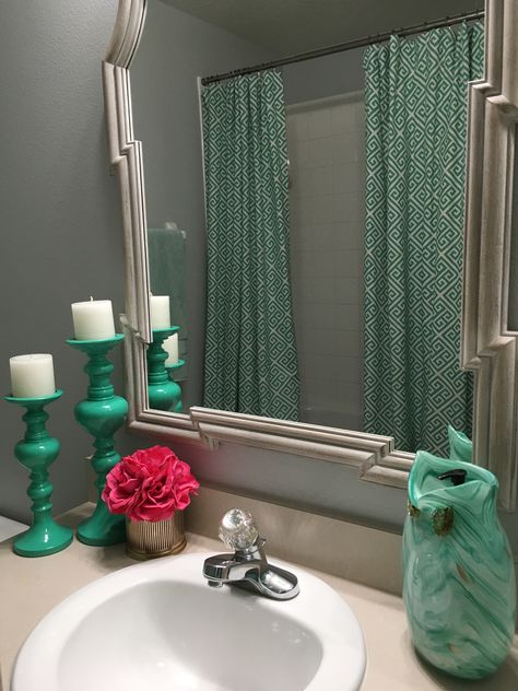 Turquoise Bathroom Ideas, Teal Bathroom Decor, Turquoise Bathroom, Half Bathroom Decor, Beautiful Bathroom Decor, Teal Bathroom, Bedroom Drapes, First Apartment Decorating, Great Bathrooms