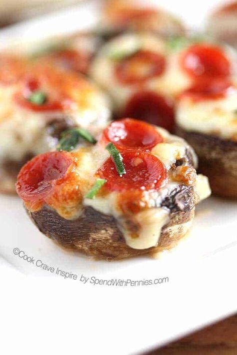 Pizza Stuffed Mushrooms Mushroom Pizza Bites, Pizza Stuffed Mushrooms, Garlic Pizza Sauce, Stuffed Mushrooms Easy, Garlic Pizza, Good Keto Snacks, Mushroom Caps, Mushroom Pizza, Pizza Flavors