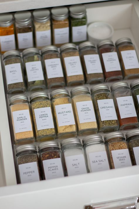 Simple Kitchen Spice Jar Organization - Handmade Farmhouse Spice Jar Organization, Jar Organization, Spice Rack Organization, Chalkboard Stickers, Small Chalkboard, Handmade Farmhouse, Spice Drawer, Spice Labels, Spice Cabinet